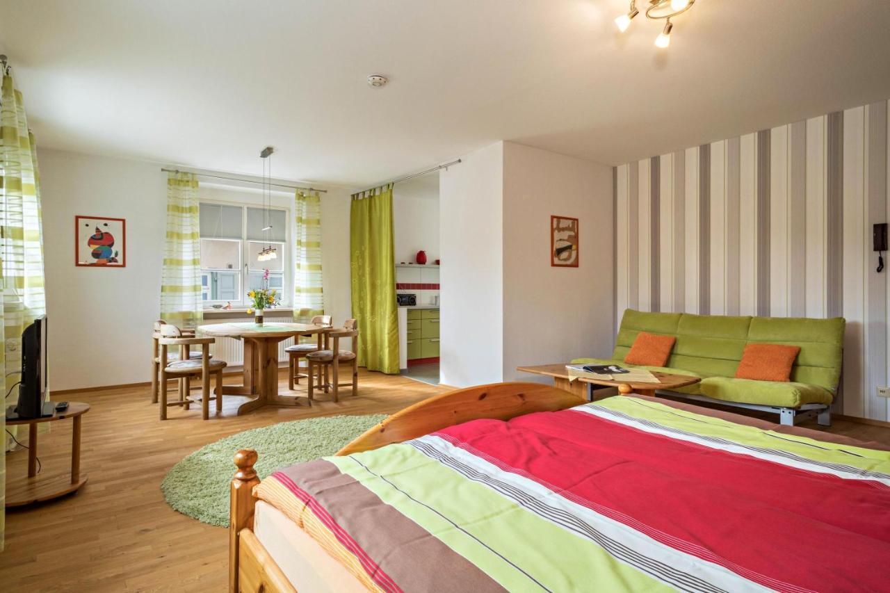Ferienwohnung Am Schloss Heiligenborn Zewnętrze zdjęcie