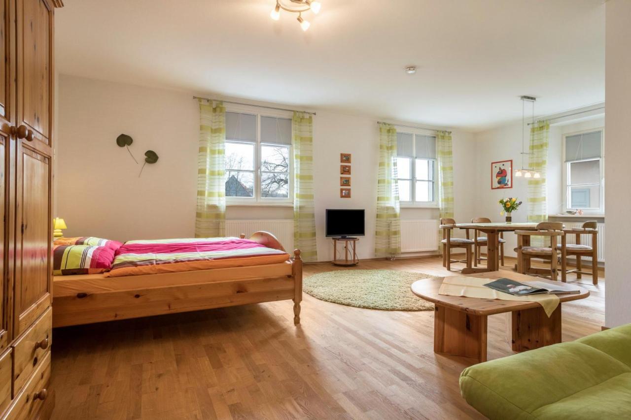 Ferienwohnung Am Schloss Heiligenborn Zewnętrze zdjęcie